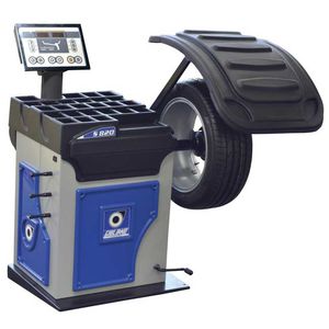 Reifenwuchtmaschine für PKW