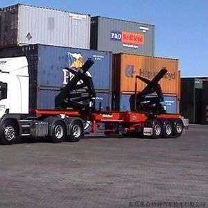 Sattelauflieger für Containertransport