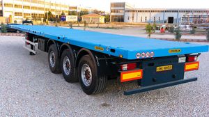 Sattelauflieger für Containertransport