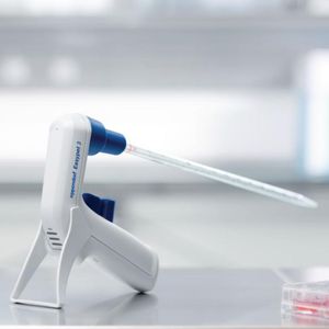 batteriebetriebener Pipettierhelfer