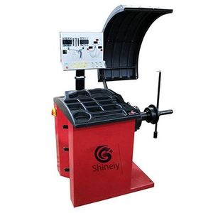 Reifenwuchtmaschine für PKW