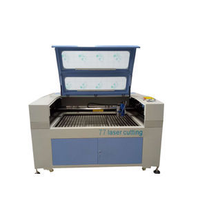 Laser-Schneidemaschine