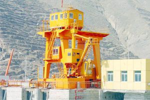 Portalkran für Wasserkraftwerk 1