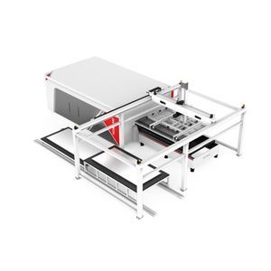 Schneidemaschine mit automatischer Beladung 1