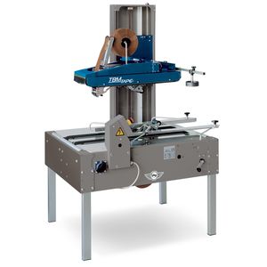 Bandwickelmaschine mit Klebeband