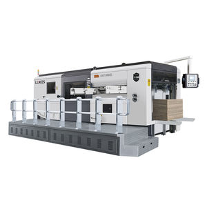 Schneidemaschine mit Ausstecher