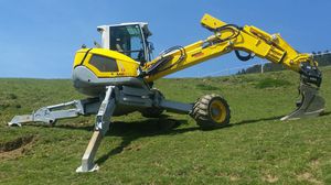 mittelgroßer Bagger