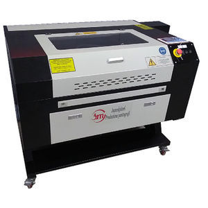 CO2-Laser-Schneidemaschine