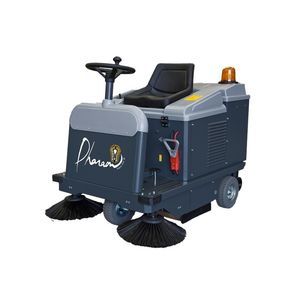 Aufsitzkehrmaschine 1