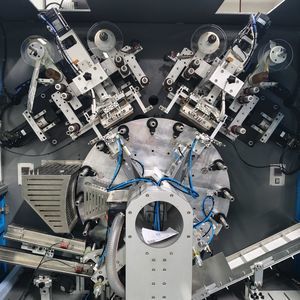 Golddruckmaschine mit automatischer Zuführung 1