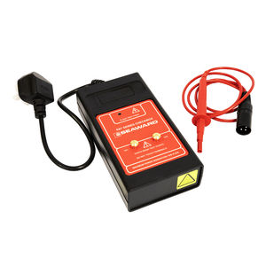 Kalibrator für Elektromessgeräte