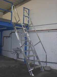 gerade Treppe / Aluminium