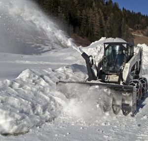 Schneefräse für Kompaktlader