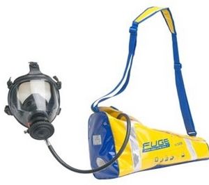 Helm mit Atemluftzufuhr