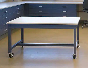 Laborarbeitstisch