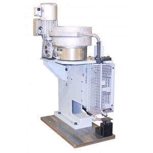 automatische Ösmaschine