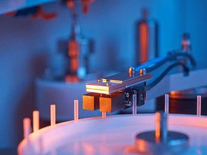 Handlingsystem für optische Linse