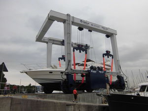 Travel Lift 1