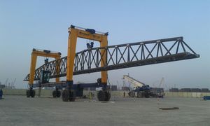 Portalhubwagen mit Gummireifen 1
