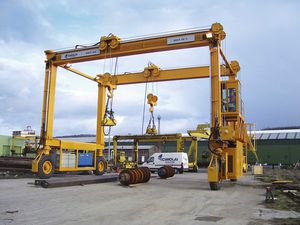 Portalhubwagen mit Gummireifen 1