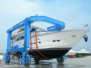 Travel Lift 1