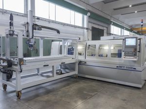 CNC-Tieflochbohrmaschine 1