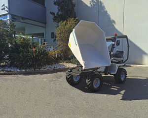 Dumper mit Gummireifen
