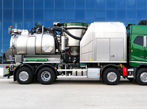 Sauglader-LKW 1