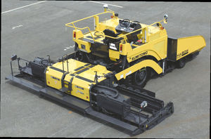 Asphaltfertiger / radmobil