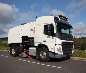 Kehrmaschine für Anbau