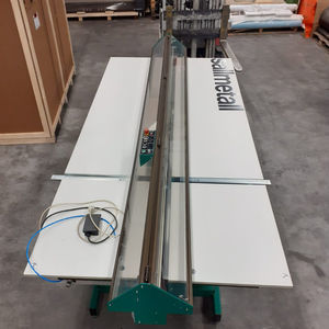 Laser-Schneidemaschine 1
