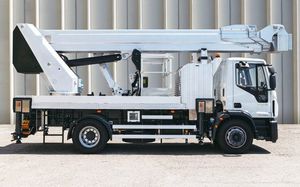 LKW-montierte Teleskoparbeitsbühne 1