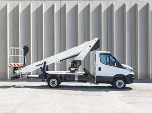 LKW-montierte Teleskoparbeitsbühne 1