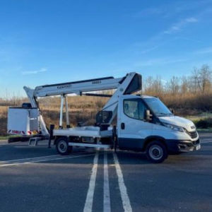 LKW-montierte Gelenkarbeitsbühne