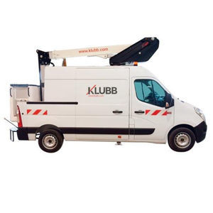 Teleskoparbeitsbühne auf Transporter