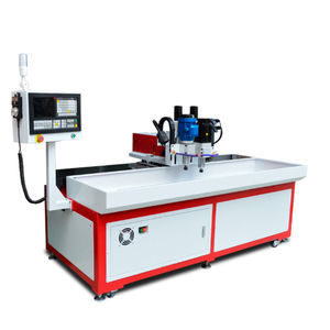 Bohr- und Gewindeschneidmaschine / CNC