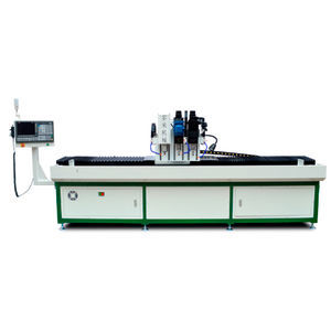 Bohr- und Gewindeschneidmaschine / CNC