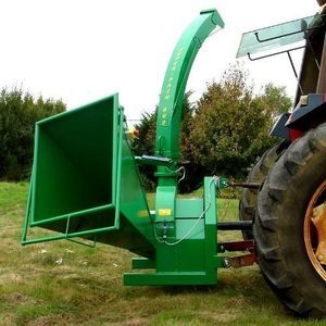 traktormontierter Holzhäcksler