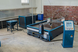 Wasserstrahlschneidmaschine