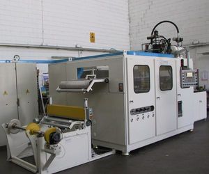 Thermoformmaschine für Kunststoffplatten