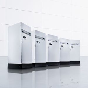 bodenstehende Stromversorgung 1