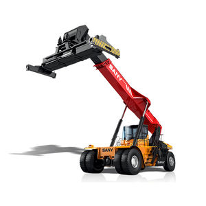 Teleskoplader für Containertransport 1