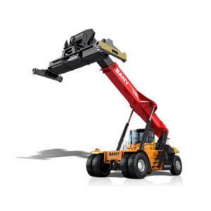 Teleskoplader für Containertransport 1