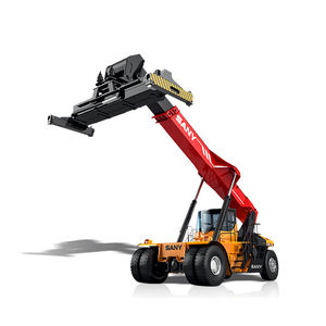 Teleskoplader für Containertransport 1