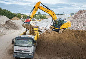 mittelgroßer Bagger
