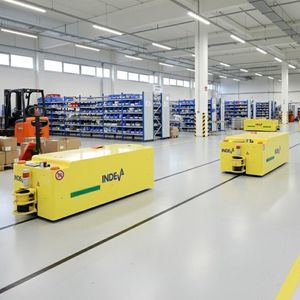 Fahrerloses Transportsystem / für Materialumschlag 1