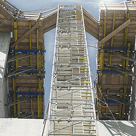 gerade Treppe / Metall / Bau