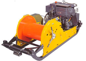 Winde mit Verbrennungsmotor / Schlitten