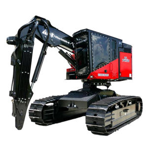 Holzerntemaschine auf Raupen