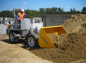 Dumper mit Gummireifen